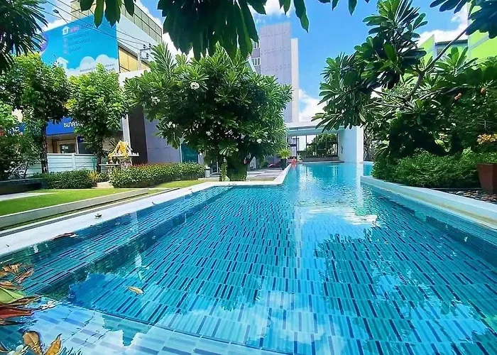 Minimal At Ramkhamhaeng 64 *